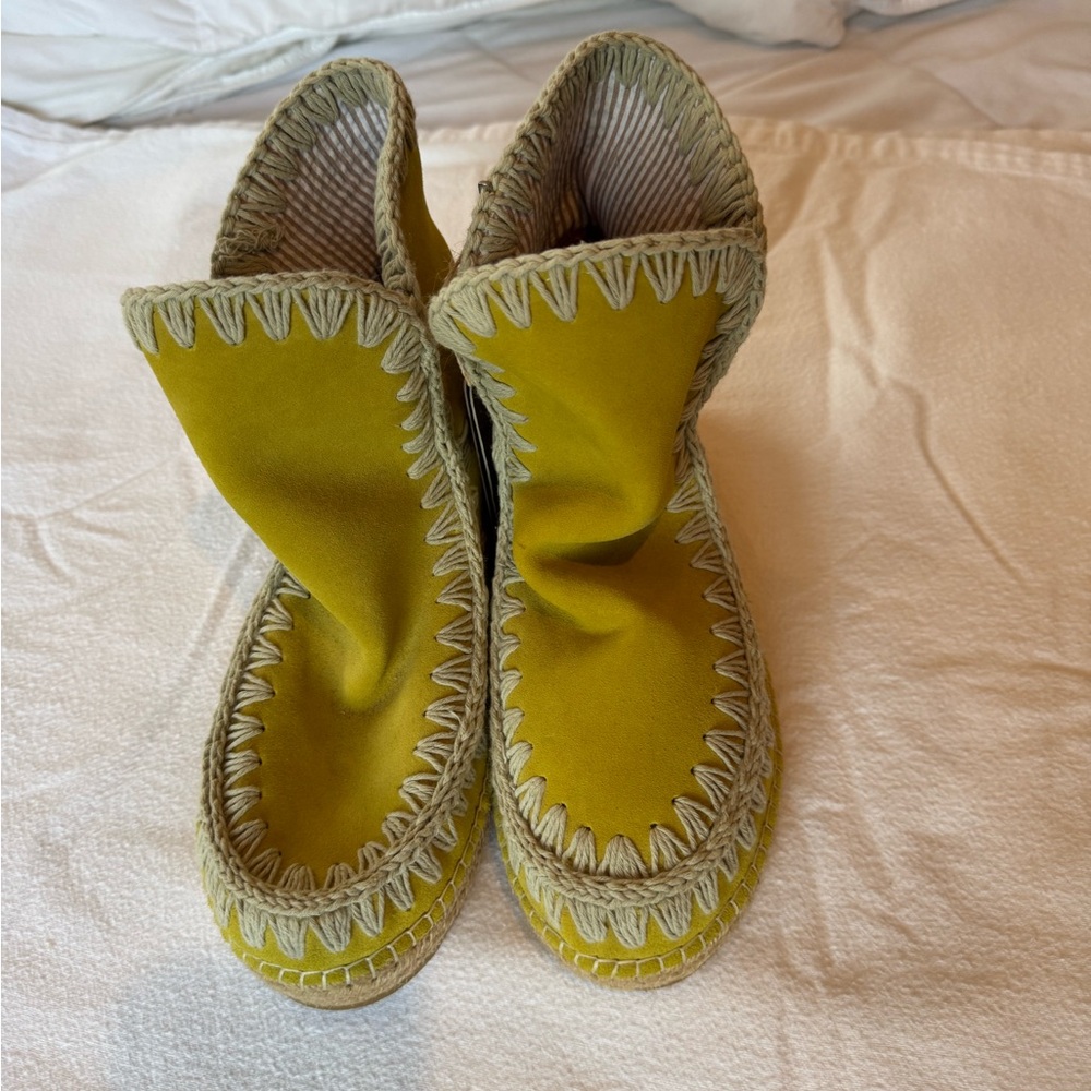 Mou size 8 yellow